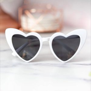 Fotos de lentes de corazón blancos